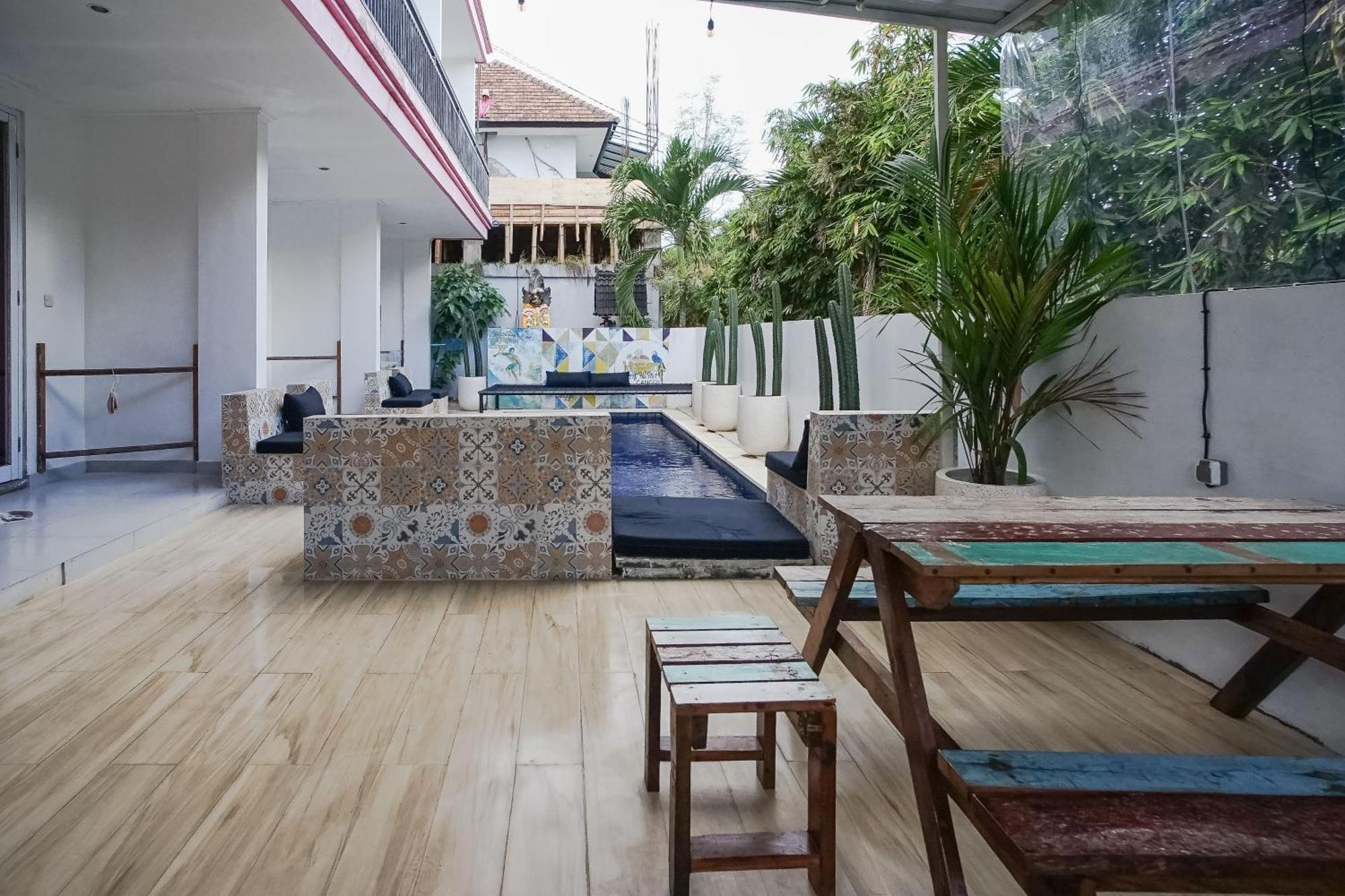 Margarita Surf Hostel Canggu Esterno foto