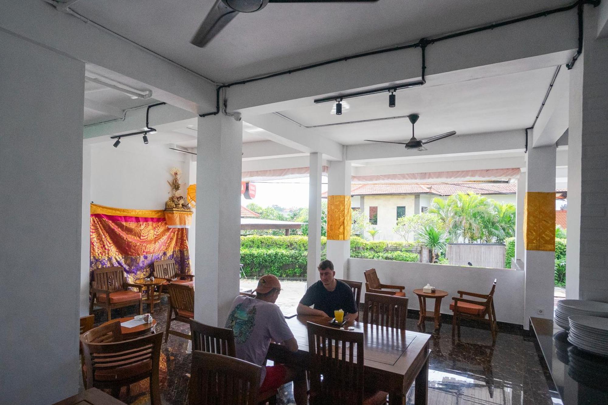Margarita Surf Hostel Canggu Esterno foto