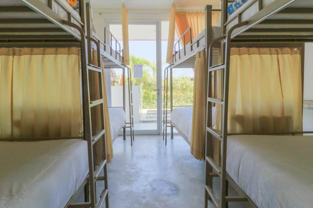 Margarita Surf Hostel Canggu Esterno foto